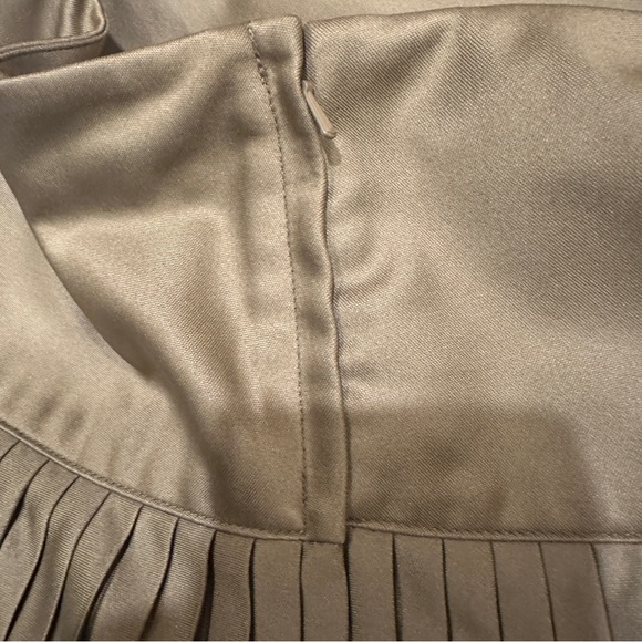 UNIQLO U Women’s Pleated Midi Skirt | Olive | Size 8 |Classic | Dark Academia - Picture 3 of 8